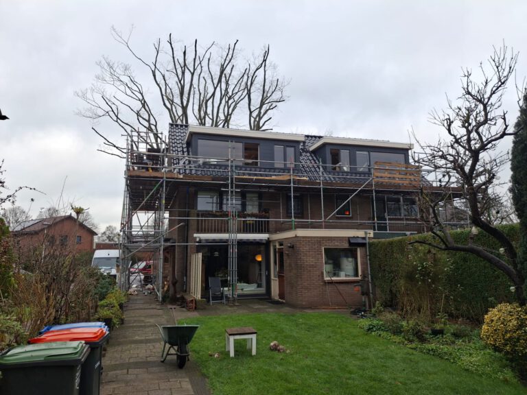 Volledig nieuw dak op een 2- onder 1 kap